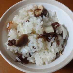 山菜いっぱい！筍の炊き込みご飯